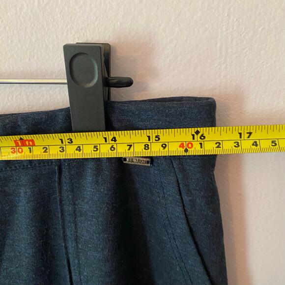 St. John Navy Blue Heathered Pintuck Stretchy Straight Leg Pants Women's size 12 - Picture 8 of 12